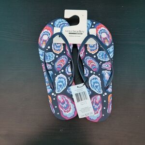 Vera Bradley Essential Flip Flops Size 9/10 (L) in Oyster Bar New with Tags